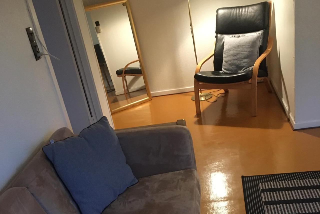 Roligt Centralt Beliggende Lejlighed I Tórshavn Buitenkant foto