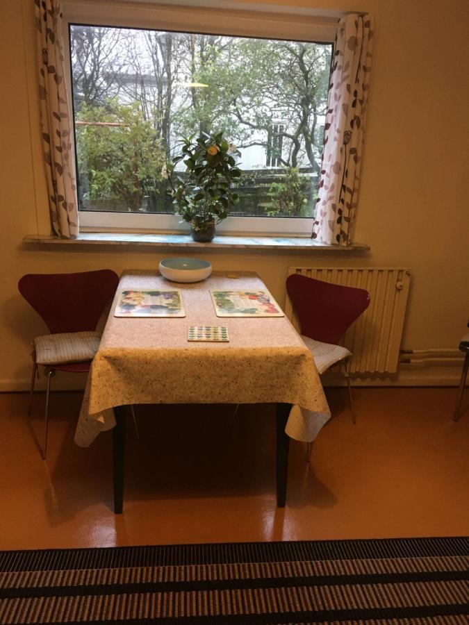 Roligt Centralt Beliggende Lejlighed I Tórshavn Buitenkant foto